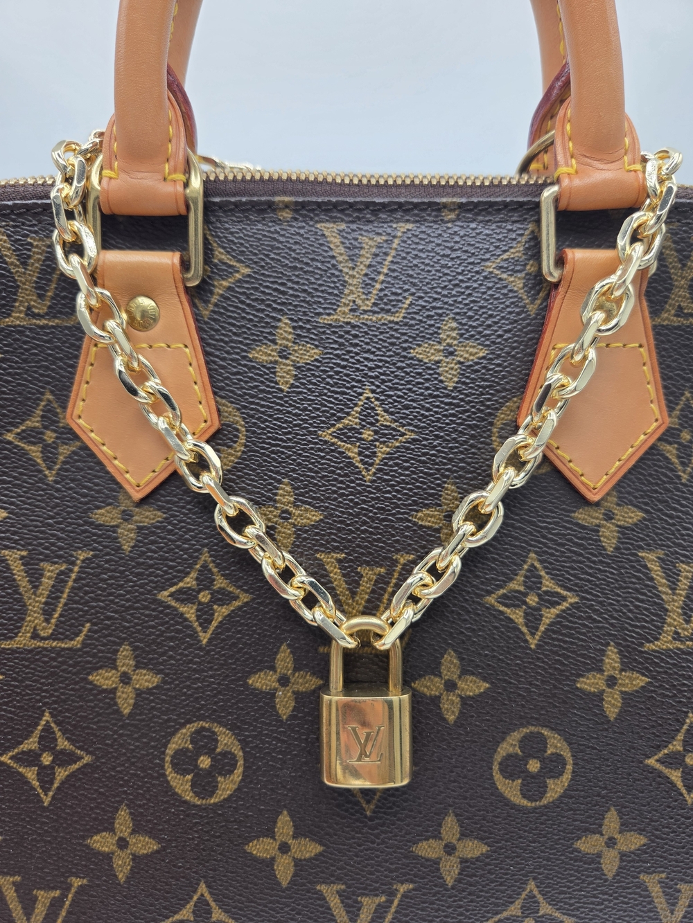 Authentic Louis Vuitton Lock Chunky Chain Statement Necklace 306 Series